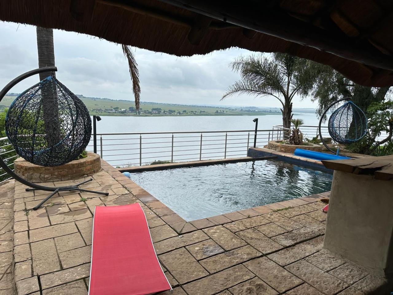Eagles View Kungwini Hotel บรองค์ฮอร์สท์สปรุย ภายนอก รูปภาพ