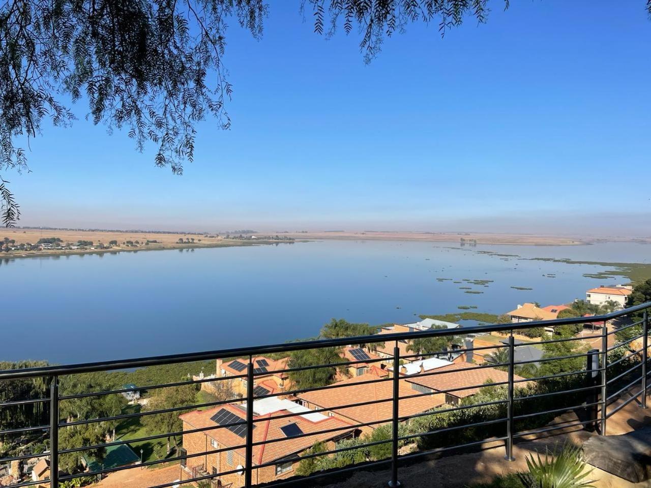 Eagles View Kungwini Hotel บรองค์ฮอร์สท์สปรุย ภายนอก รูปภาพ