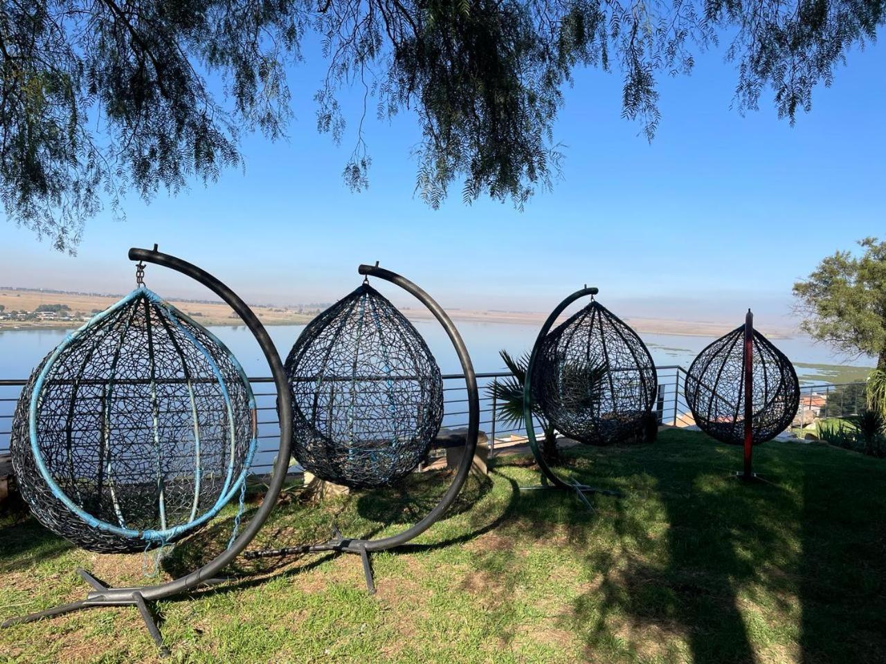 Eagles View Kungwini Hotel บรองค์ฮอร์สท์สปรุย ภายนอก รูปภาพ